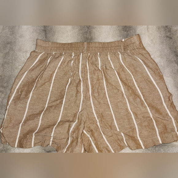 Trouser shorts for women - Picture 3 of 3